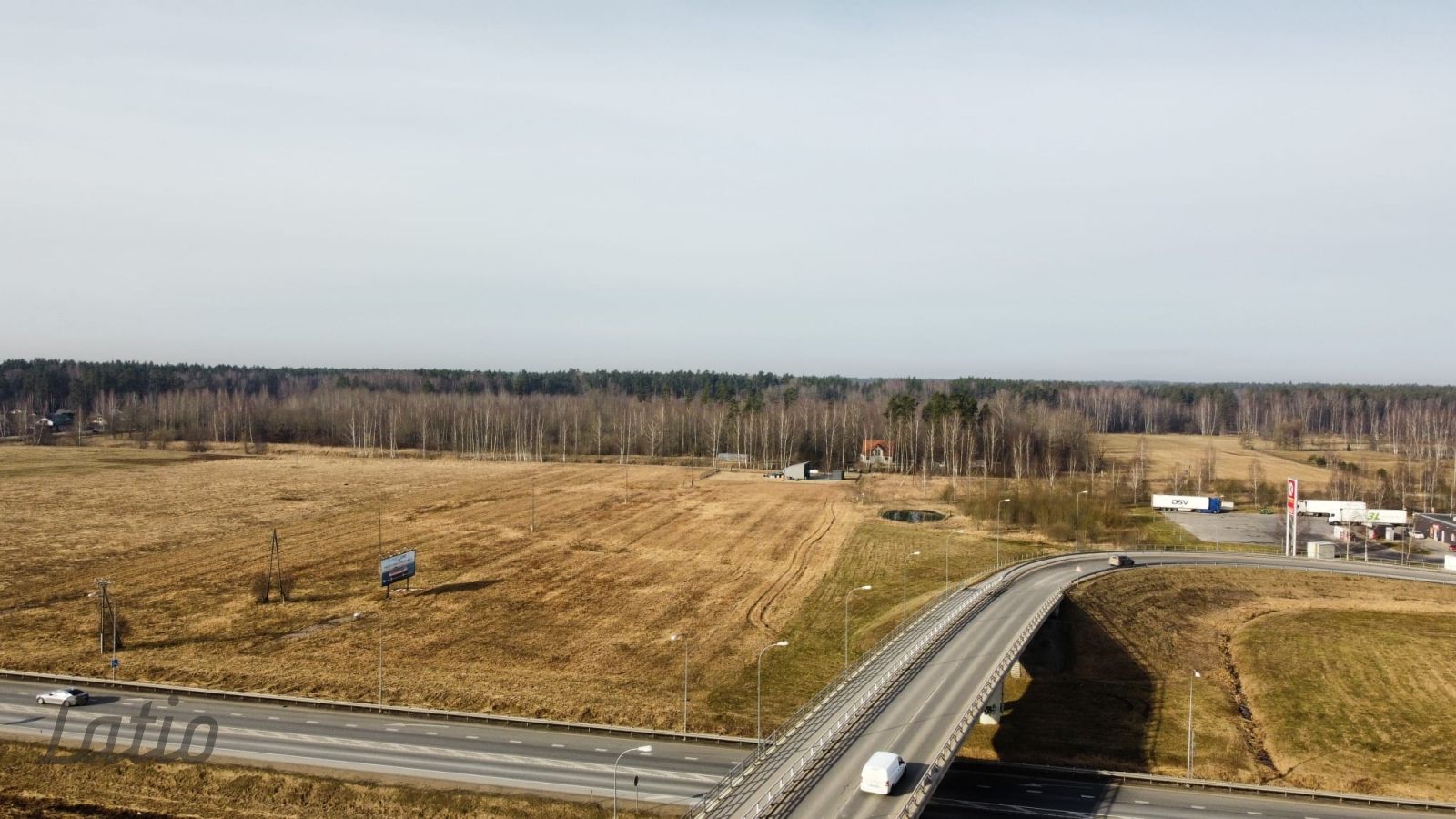 Sludinājumi. Pārdod regulāras formas komercapbūves zemi pie šosejas VIA Baltica.
Elektrība, gāzes Cena: 290000 EUR Foto #5