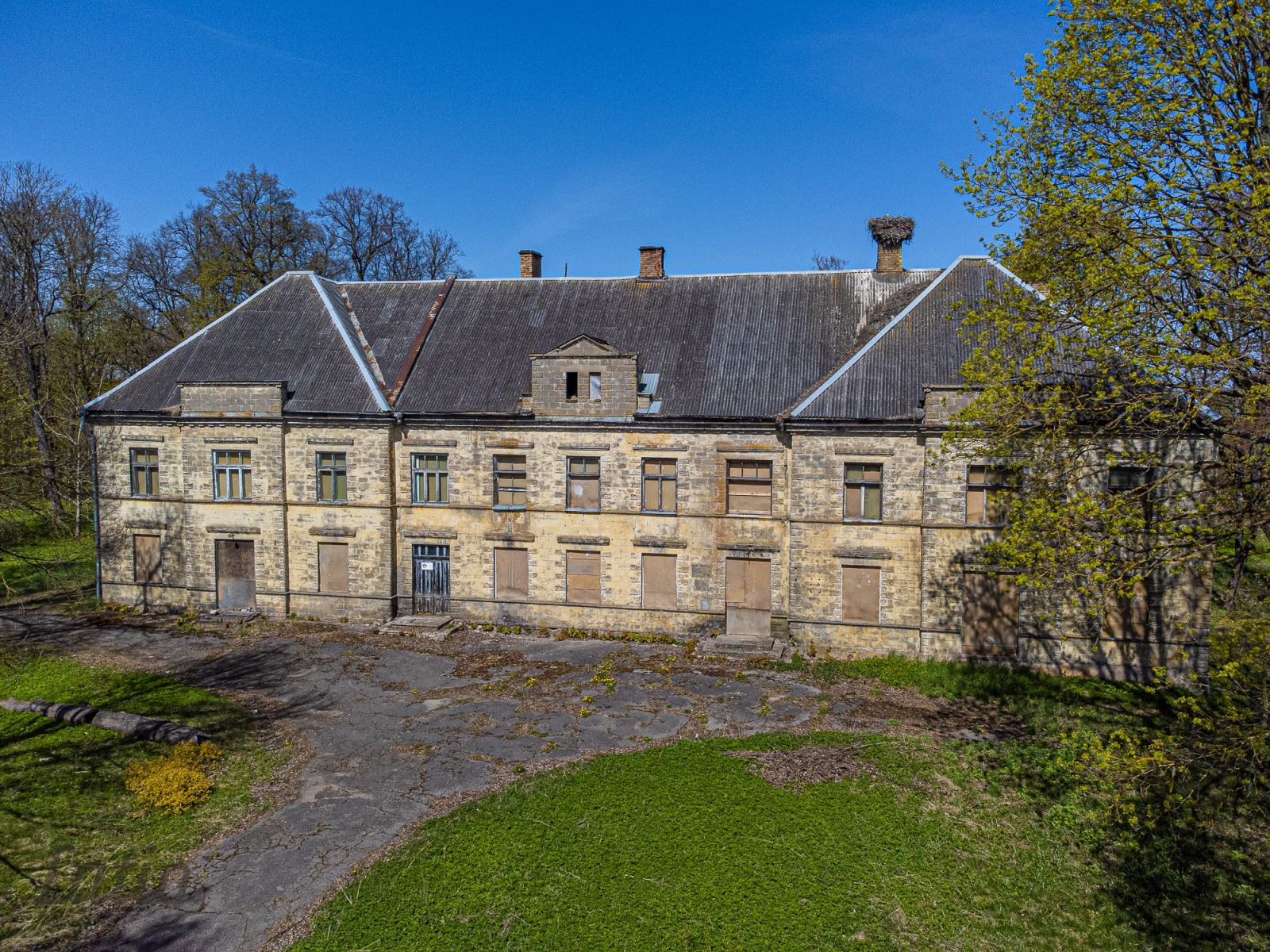 Объявление. Pārdod Ozolpils muižas kompleksu, kas  atrodas Tukuma novada Smārdes pagastā. Muiža izvietota Цена: 385000 EUR Foto #2