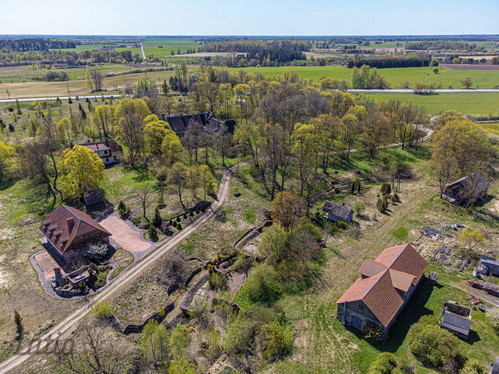 Объявление. Pārdod Ozolpils muižas kompleksu, kas  atrodas Tukuma novada Smārdes pagastā. Muiža izvietota Цена: 385000 EUR Foto #5