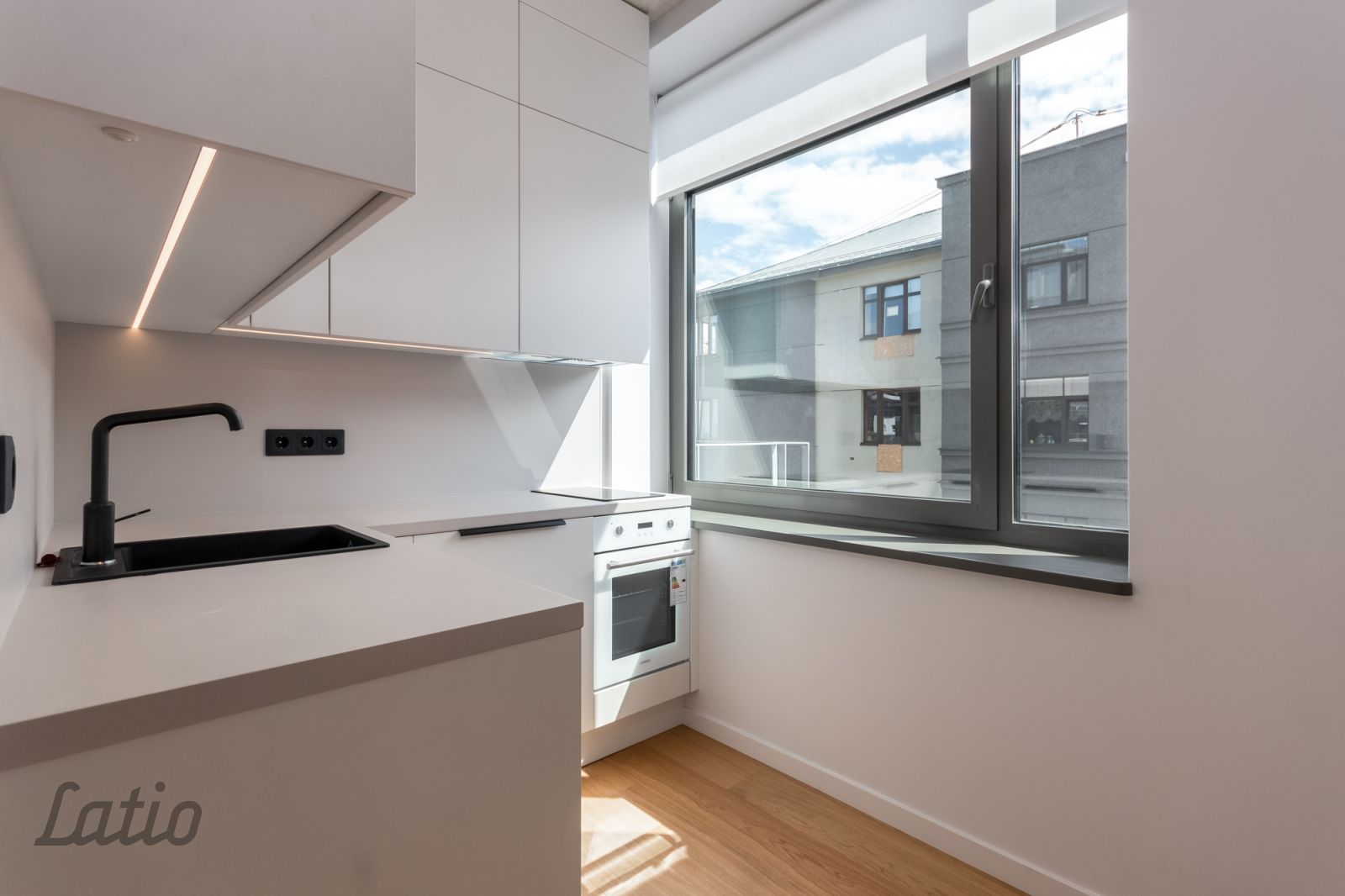 Sludinājumi. Izīrē modernu un mājīgu studijas tipa dzīvokli pašā Rīgas centrā, Stabu ielā 2A. Dzīvoklis ir Cena: 550 EUR/mēn Foto #5