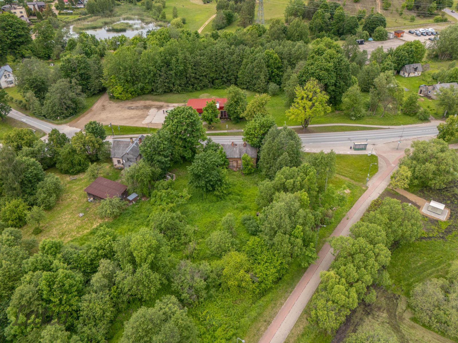 Sludinājumi. Piedāvājam iegādāties plašu zemesgabalu 2082 m platībā. Uz zemes atrodas veca koka ēka, kuru Cena: 38000 EUR Foto #4
