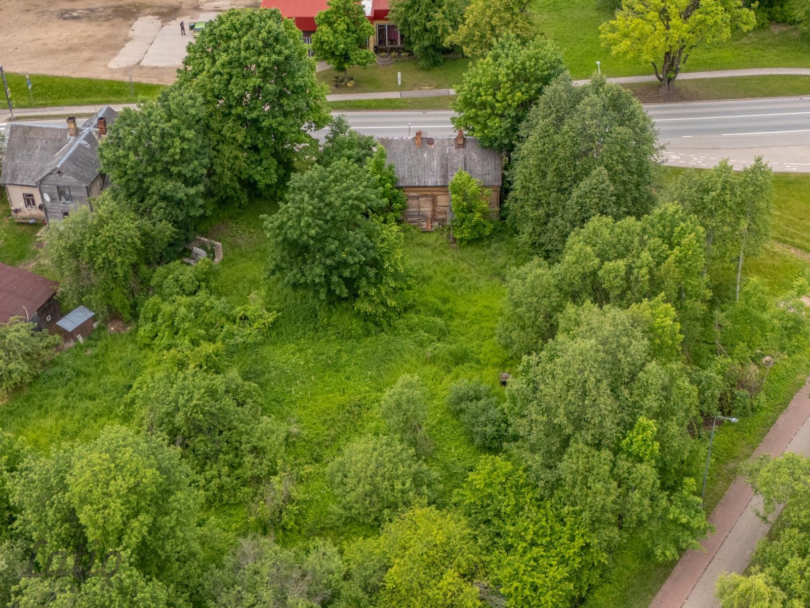 Sludinājumi. Piedāvājam iegādāties plašu zemesgabalu 2082 m platībā. Uz zemes atrodas veca koka ēka, kuru Cena: 38000 EUR Foto #5