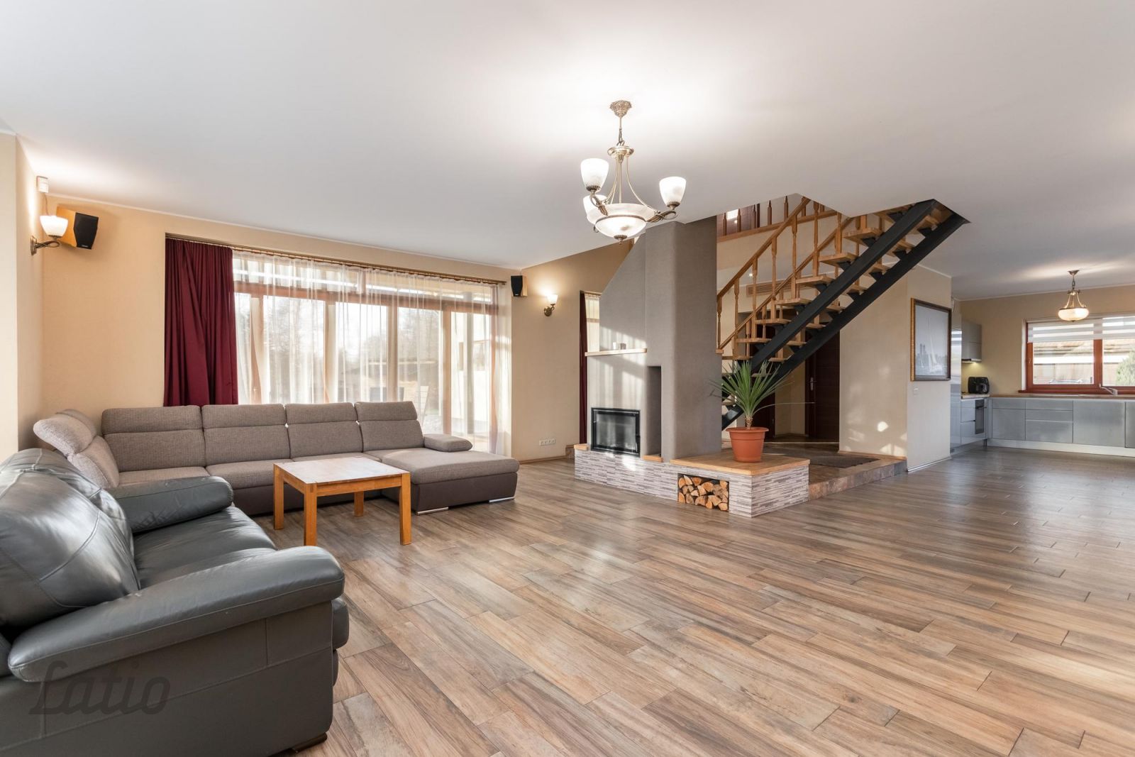 Sludinājumi. Pārdošanā skaista un pārdomāta ģimenes māja Vīkuļos  harmoniskā, drošā un zaļā vidē netālu no Rīgas Cena: 398000 EUR Foto #4
