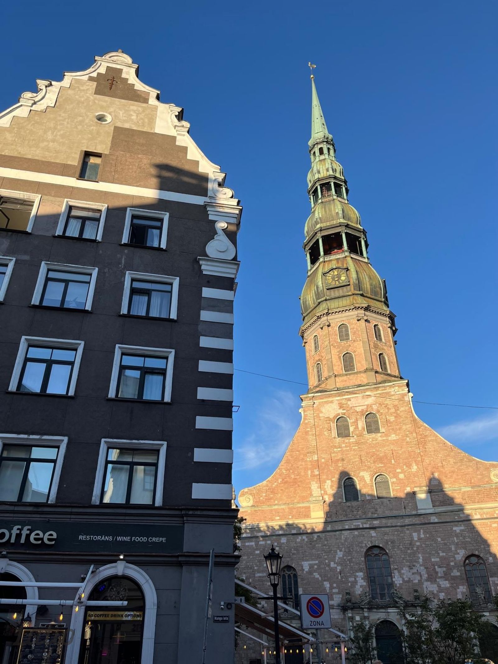 Sludinājumi. Vecrīgas centrālajā daļā pieejams gaumīgs divistabu dzīvoklis. 
No dzīvokļa logiem paveras Cena: 155000 EUR Foto #2