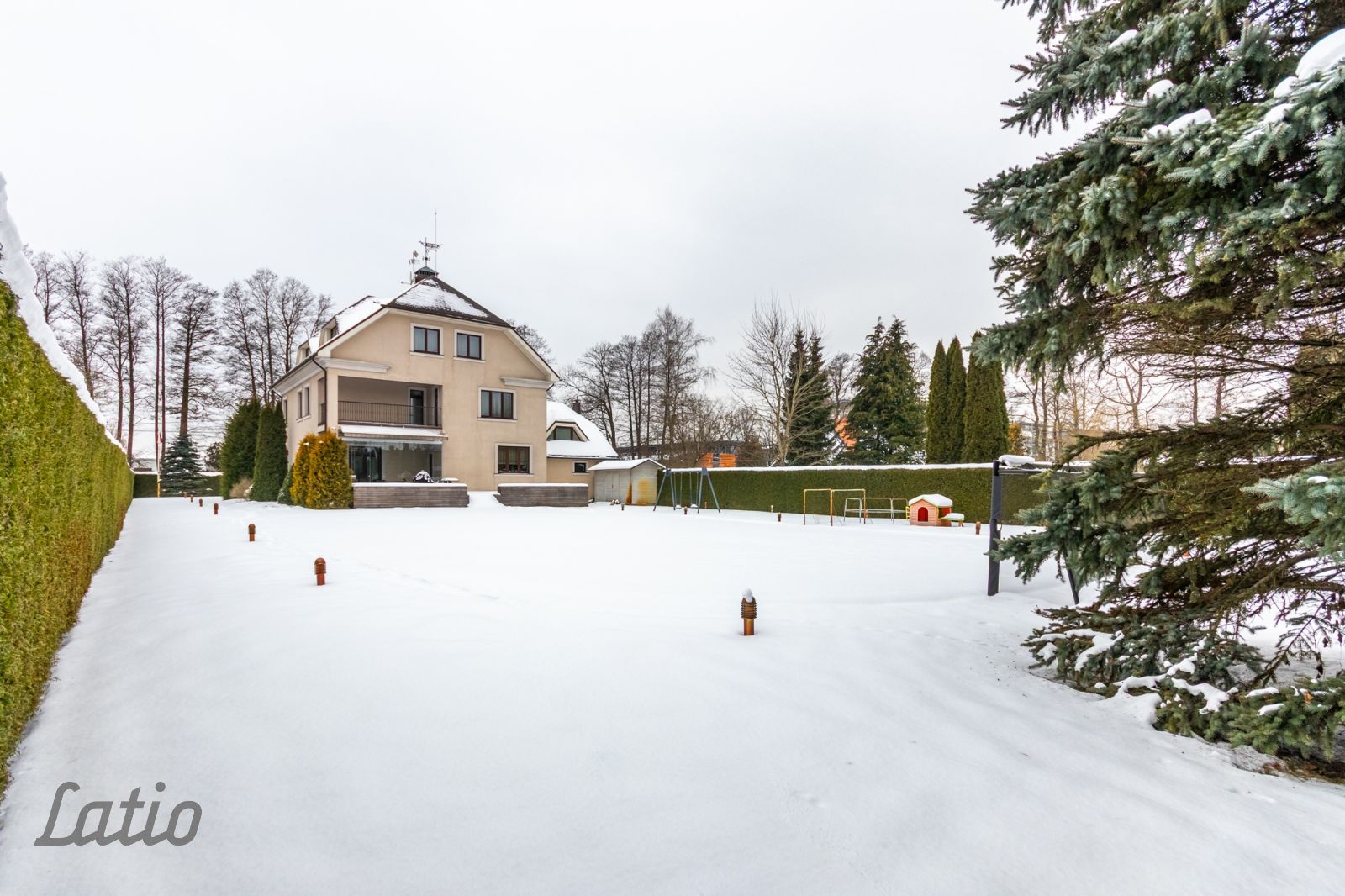 Sludinājumi. Pārdod plašu, kvalitatīvi būvētu un pilnībā aprīkotu trīs stāvu māju ar pārdomātu plānojumu un Cena: 790000 EUR Foto #4