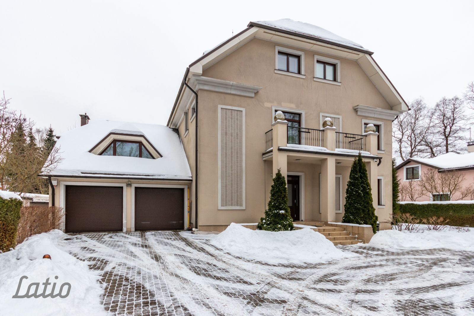 Sludinājumi. Pārdod plašu, kvalitatīvi būvētu un pilnībā aprīkotu trīs stāvu māju ar pārdomātu plānojumu un Cena: 790000 EUR Foto #3
