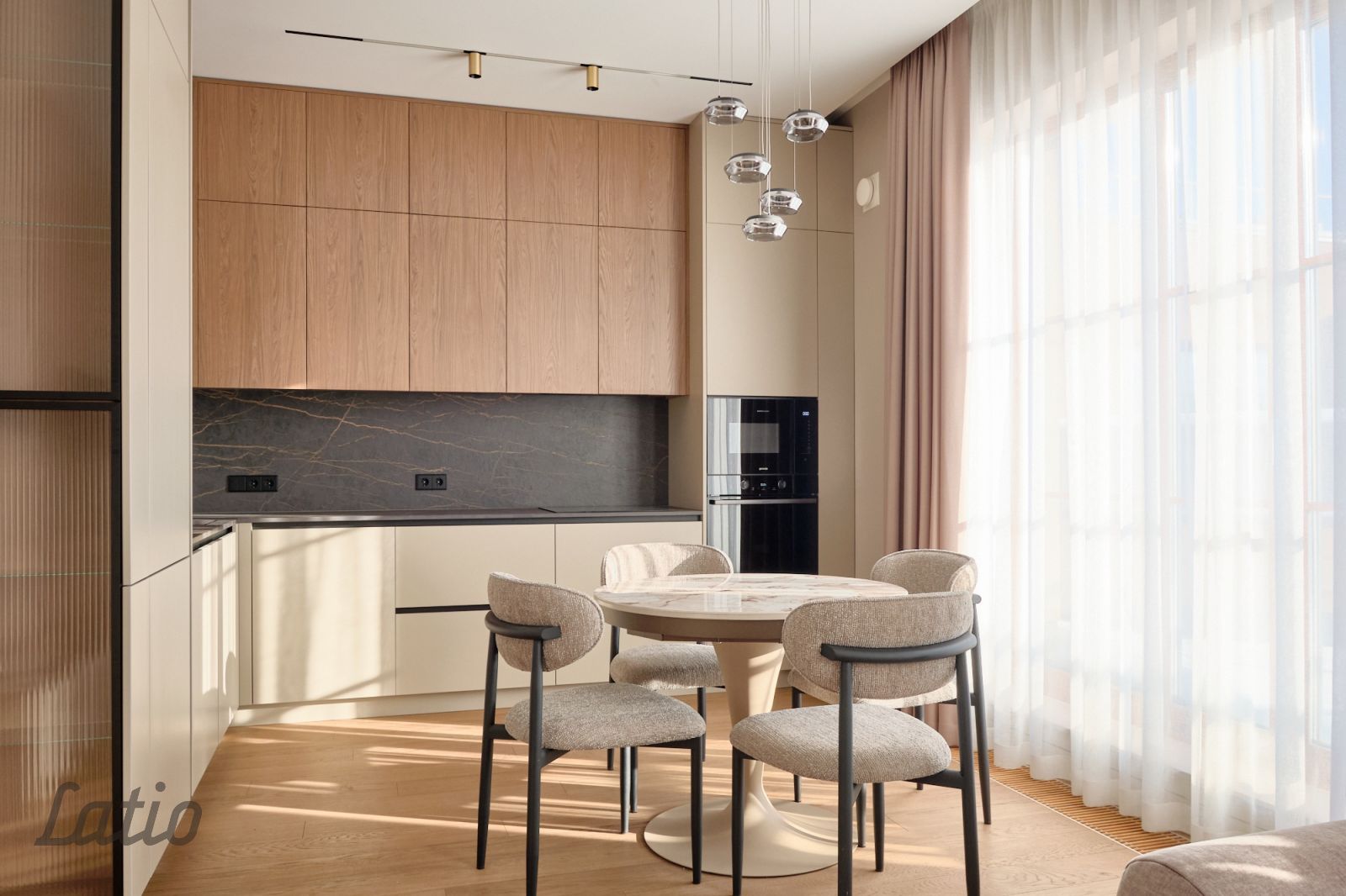Sludinājumi. Izīrē ilgtermiņā plašu un gaišu tikko pabeigtu trīs istabu dzīvokli jaunajā projektā Cena: 2500 EUR/mēn Foto #4