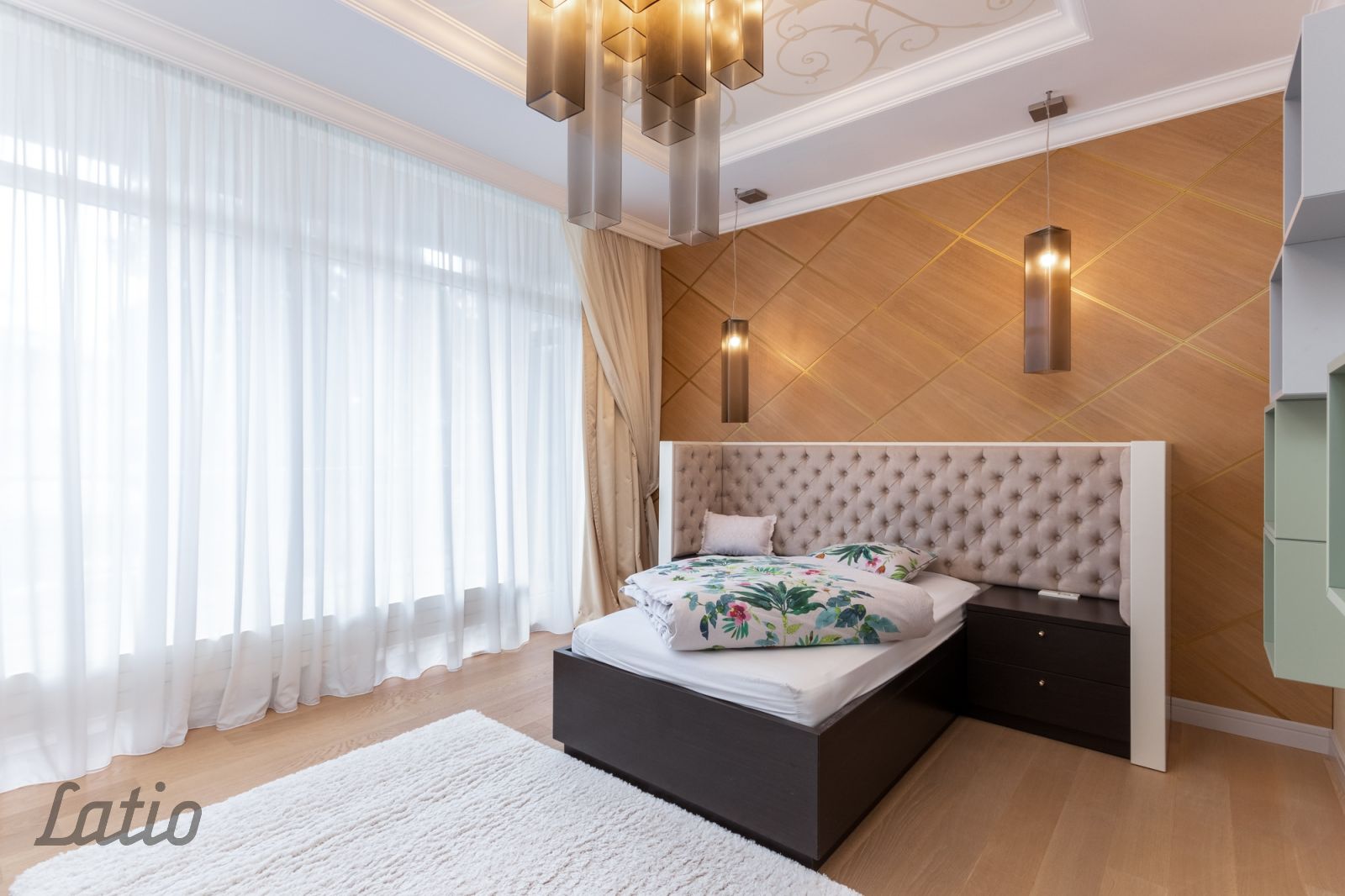 Sludinājumi. Izīrē plašu 4-istabu dzīvokli jaunā projektā "Katrin"Bulduros
Dzīvoklī ir 3 izolētas Cena: 2900 EUR/mēn Foto #3