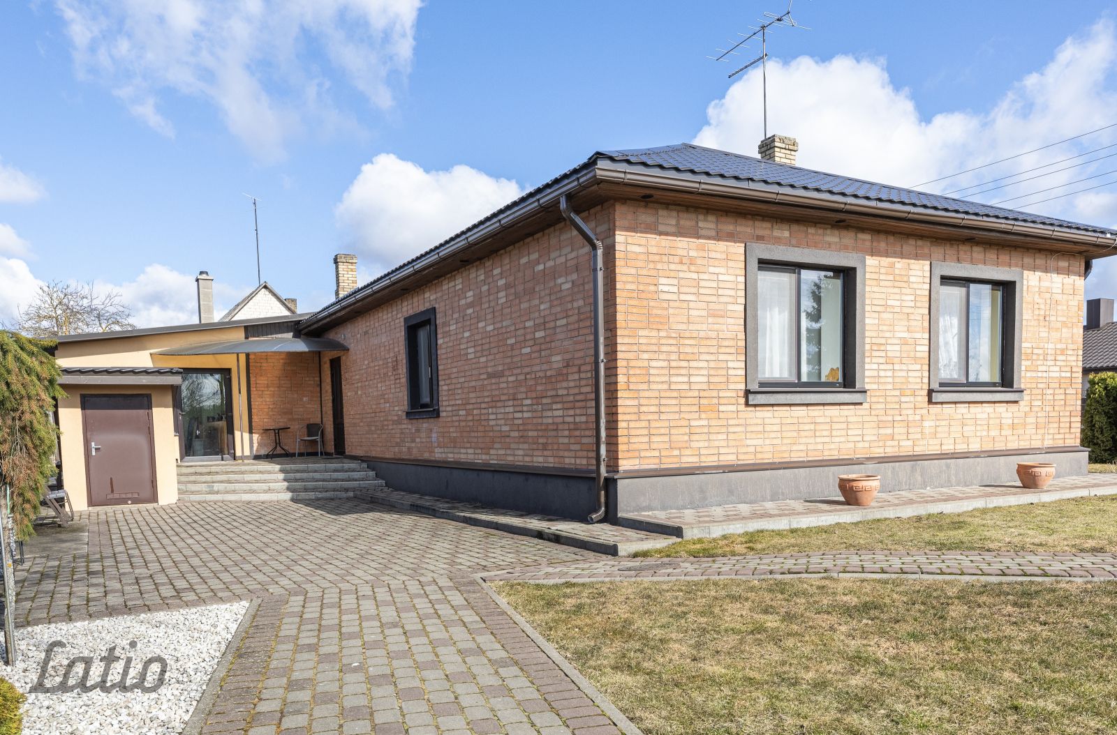 Объявление. Pārdod vienstāvu dzīvojamo māju (mājas kopējā platība 163,7 m2, zeme 1100 m2) sakoptā privātmāju Цена: 185000 EUR Foto #4