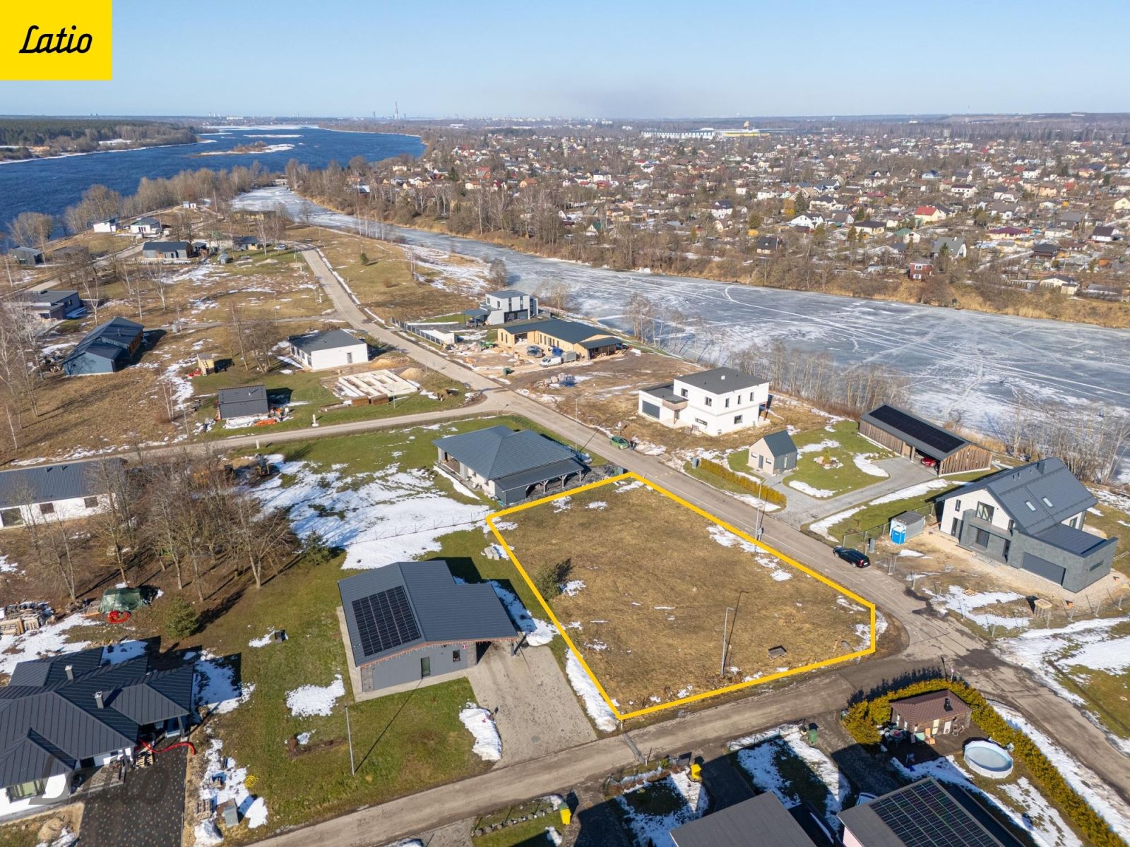 Объявление. Privātmājas apbūves zemes gabals Zirņu salā pie Daugavas, lieliska vieta mājas būvniecībai dabas Цена: 60000 EUR Foto #1