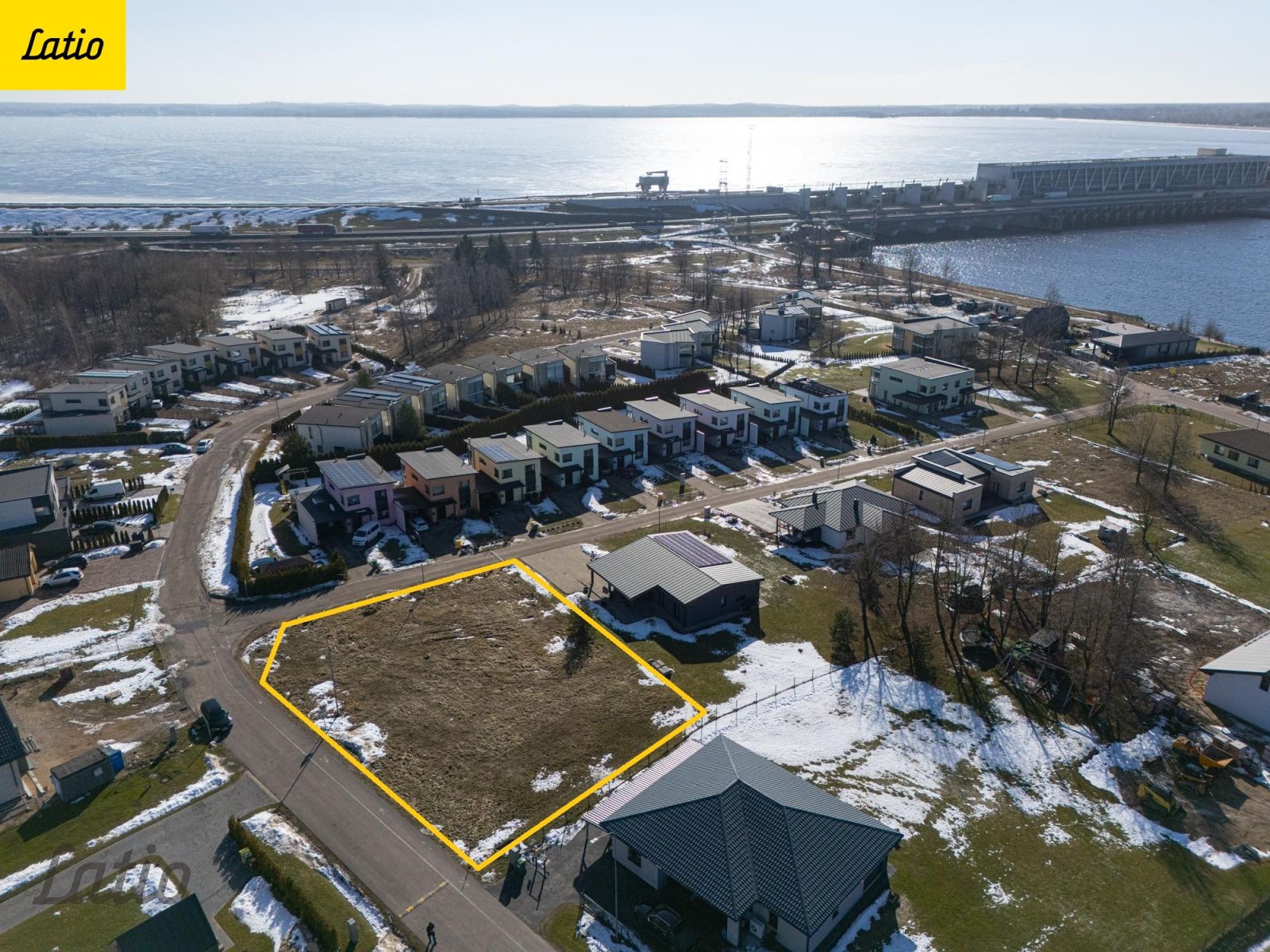 Объявление. Privātmājas apbūves zemes gabals Zirņu salā pie Daugavas, lieliska vieta mājas būvniecībai dabas Цена: 60000 EUR Foto #4