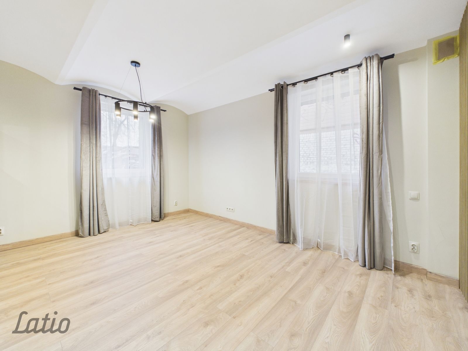 Объявление. Moderns 2 istabu dzīvoklis Rīgas centrā  blakus parkiem, ar privātu autostāvvietu.
Tikko pabeigts Цена: 90000 EUR Foto #3