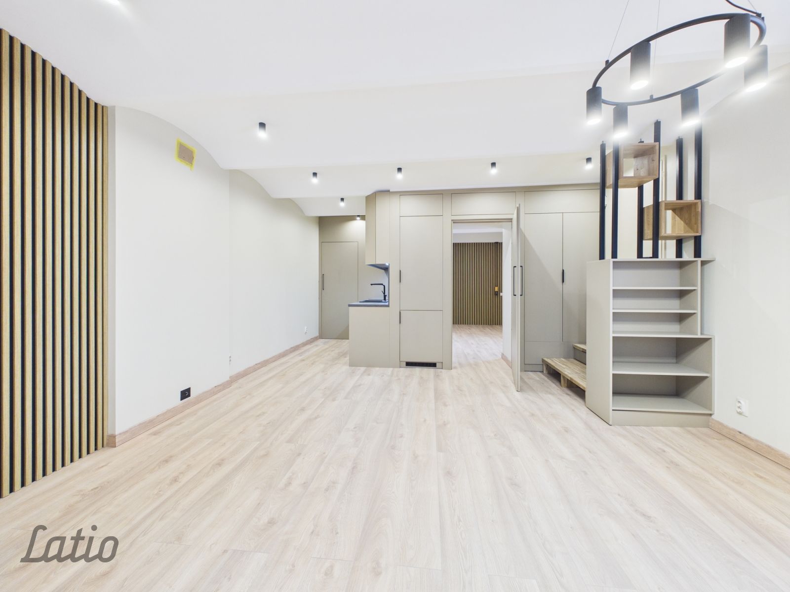 Объявление. Moderns 2 istabu dzīvoklis Rīgas centrā  blakus parkiem, ar privātu autostāvvietu.
Tikko pabeigts Цена: 90000 EUR Foto #1