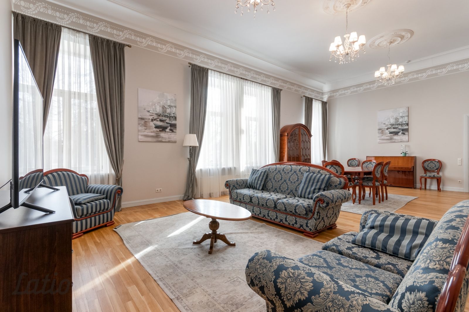 Sludinājumi. Dzīvoklis kā māja. Tiek pārdots ar visām mēbelēm, ir 2 slēgtas garāžas teritorijā, ir sauna ar Cena: 550000 EUR Foto #1
