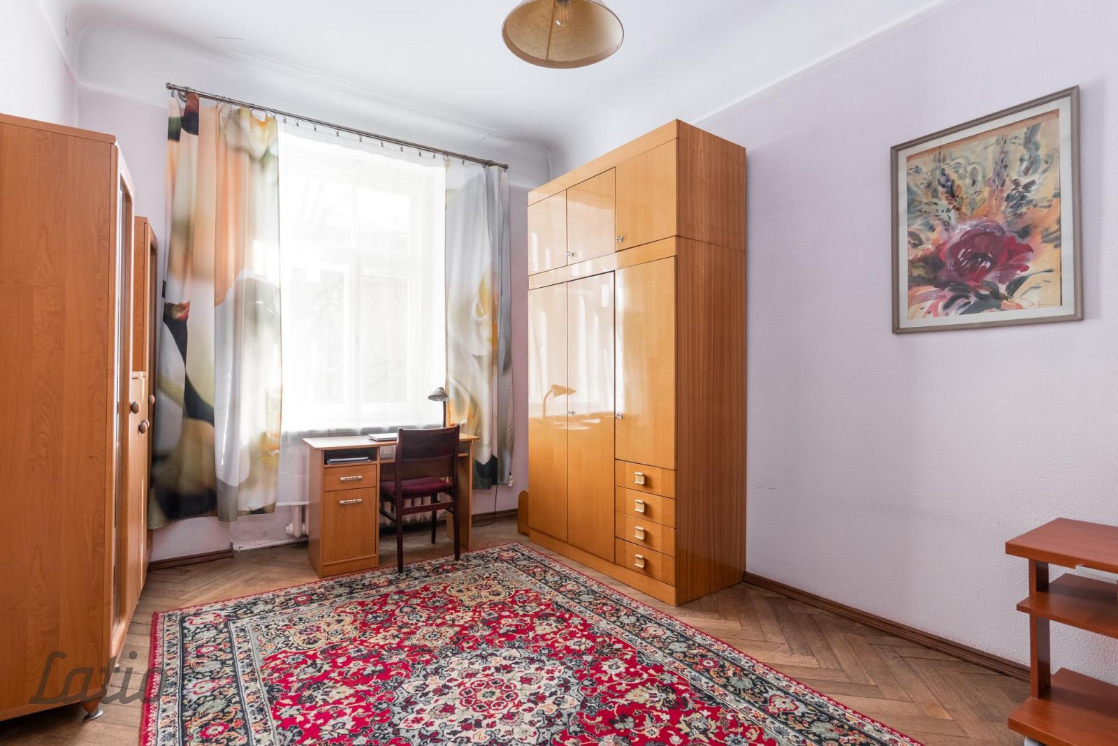 Sludinājumi. Piedāvājam ilgtermiņa īrei 3 istabu dzīvokli pilsētas centrā ar ērtu un labi attīstītu apkārtējo Cena: 500 EUR/mēn Foto #5
