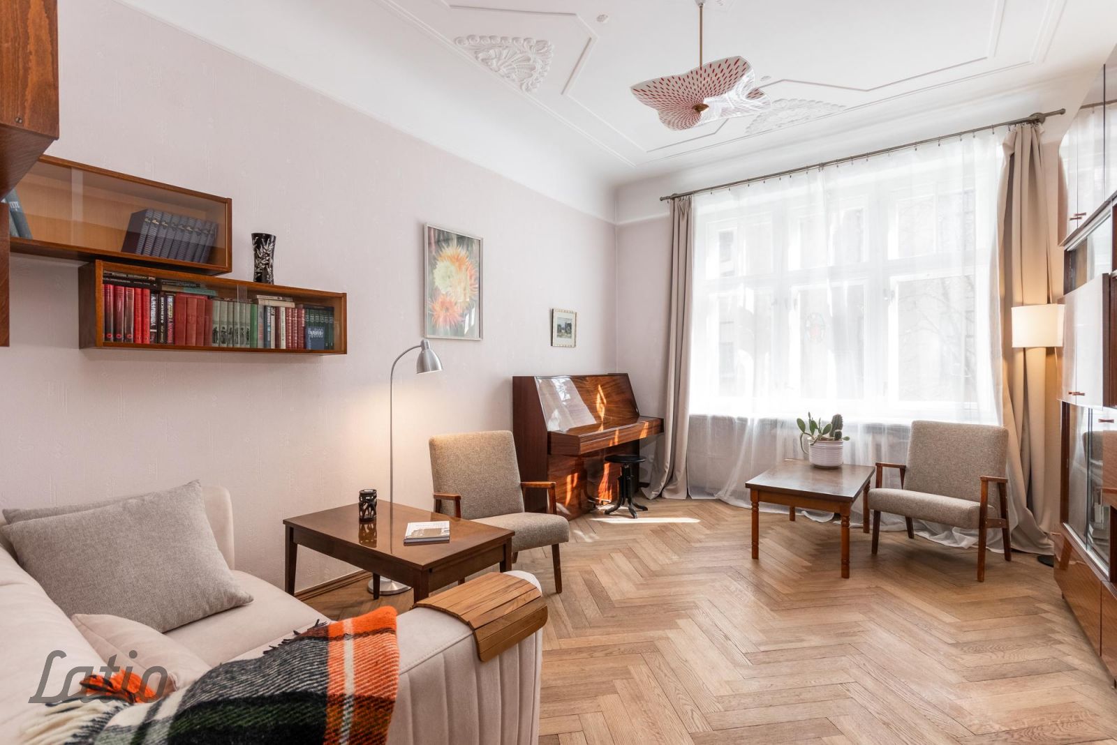 Sludinājumi. Piedāvājam ilgtermiņa īrei 3 istabu dzīvokli pilsētas centrā ar ērtu un labi attīstītu apkārtējo Cena: 500 EUR/mēn Foto #2