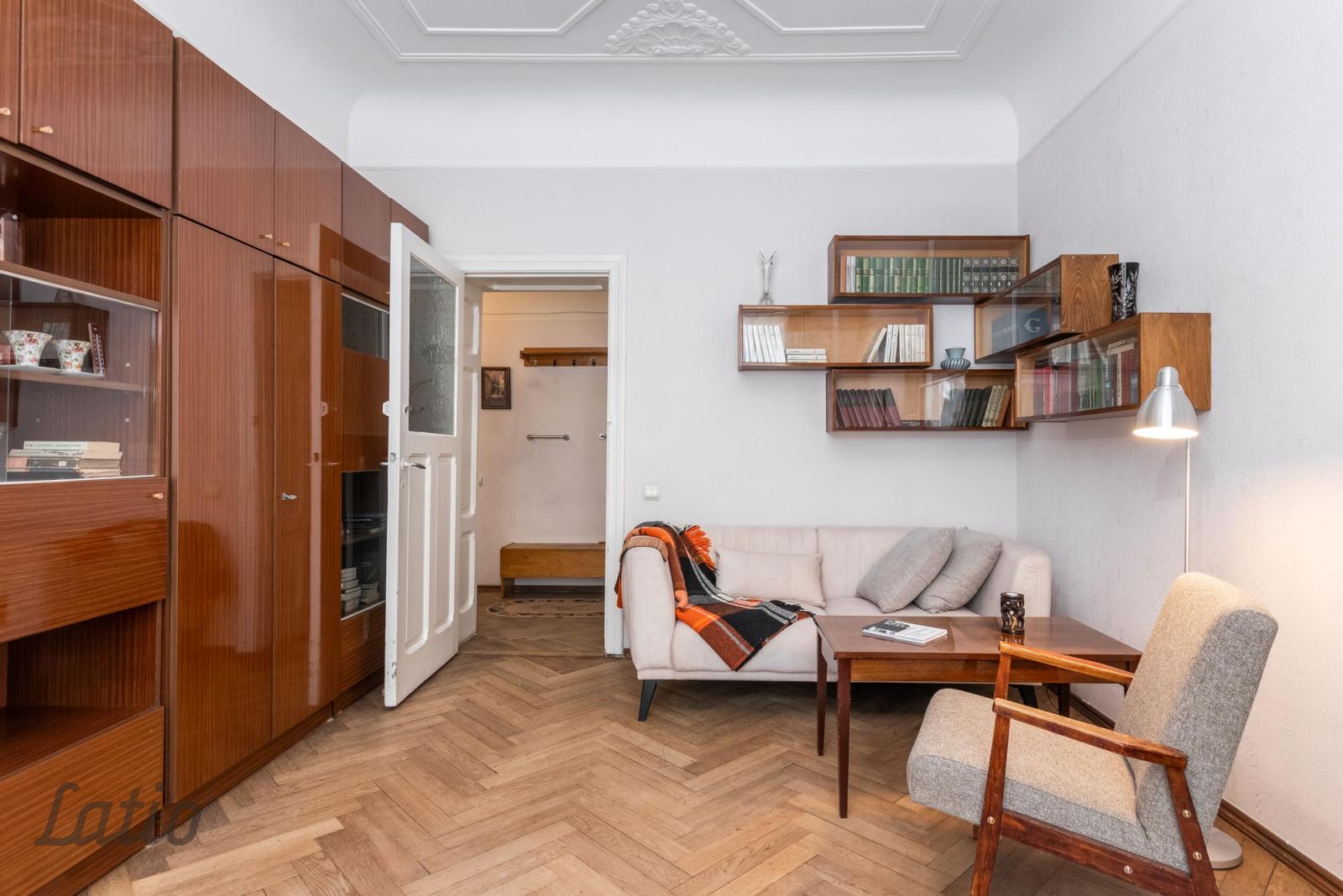 Sludinājumi. Piedāvājam ilgtermiņa īrei 3 istabu dzīvokli pilsētas centrā ar ērtu un labi attīstītu apkārtējo Cena: 500 EUR/mēn Foto #4