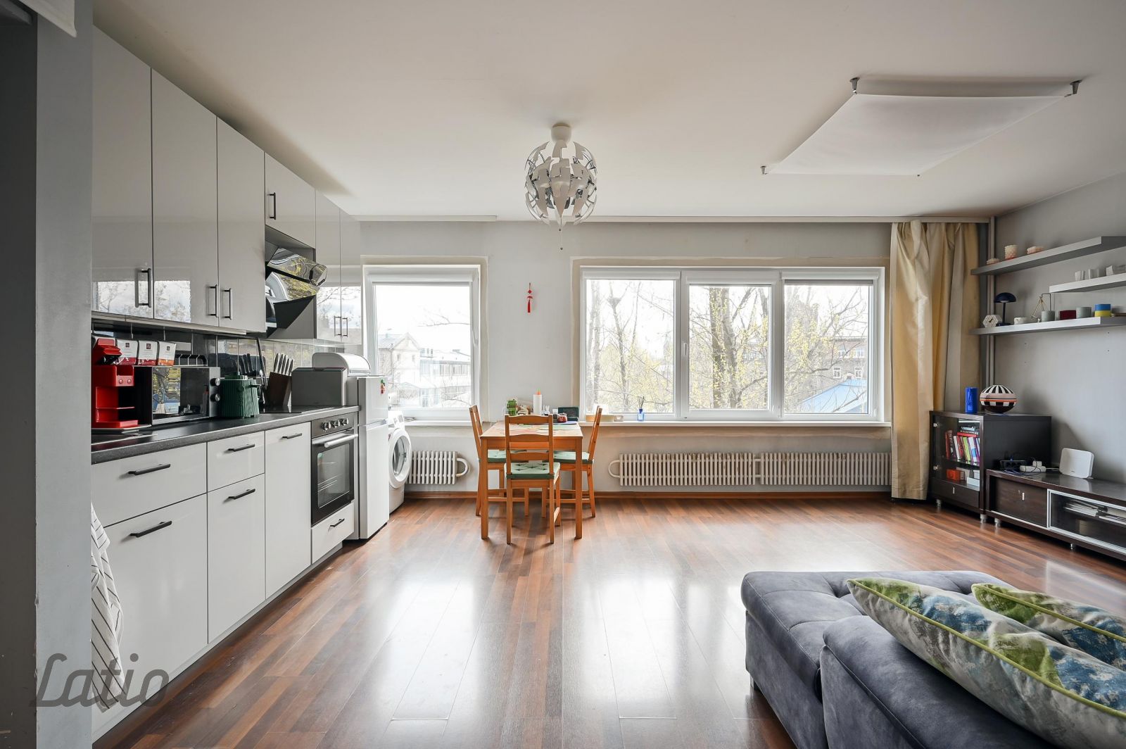 Sludinājumi. Piedāvājumā saulains divu istabu dzīvoklis Rīgas vēsturiskajā centrā

Tiek pārdots pārdomāta Cena: 89900 EUR Foto #2