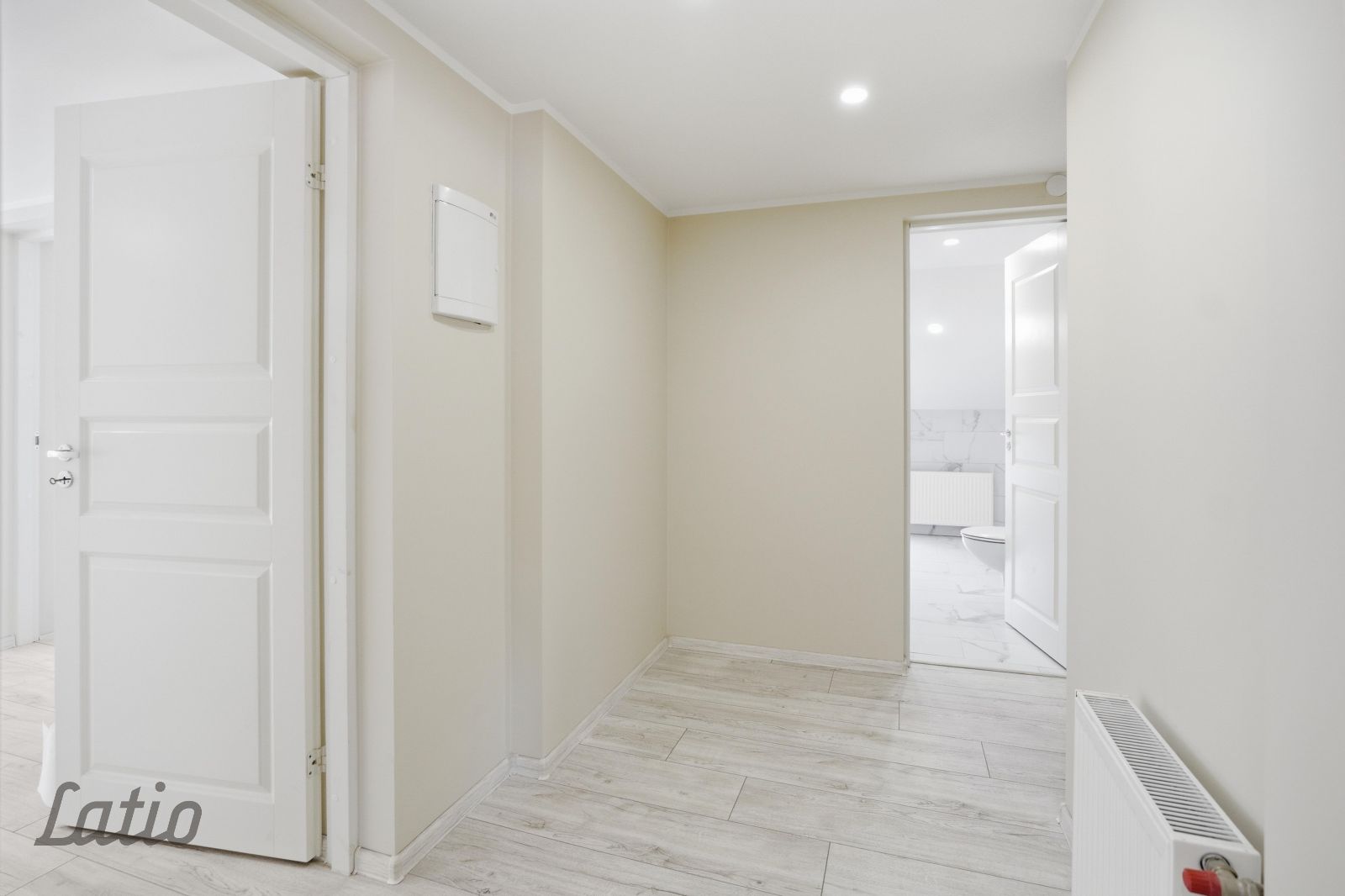 Sludinājumi. Piedāvāju iegādāties 82.5 m plašu, gaišu un kapitāli renovētu 2 istabu dzīvokli lieliskā lokācijā  Cena: 84000 EUR Foto #4