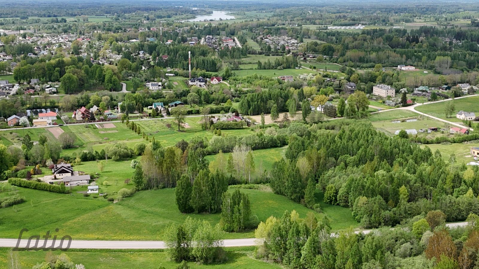 Sludinājumi. Pārdod zemes gabalu  apbūvei. Zemesgabals ir attīrīts no nelietderīgiem krūmiem, tiek regulāri Cena: 45000 EUR Foto #3