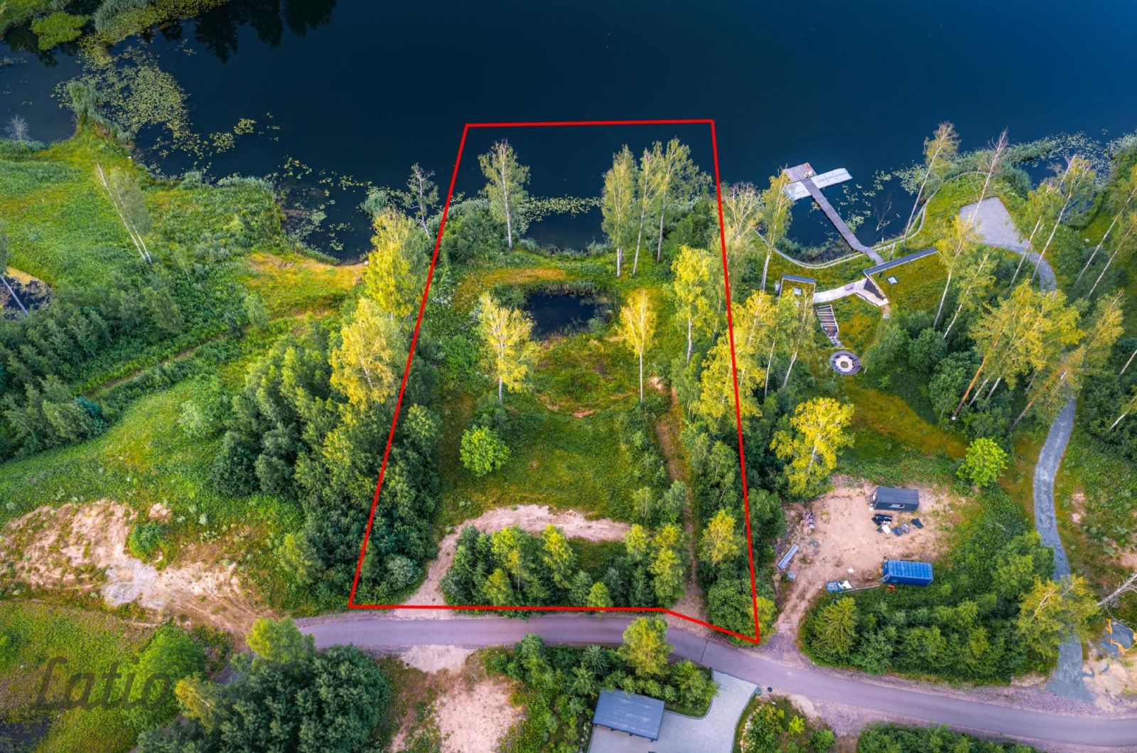 Sludinājumi. Pārdod zemi Amatciemā pie ezera

Izcila iespēja tiem, kuri novērtē dzīvi dabīga ezera krastā, kur Cena: 210000 EUR Foto #1