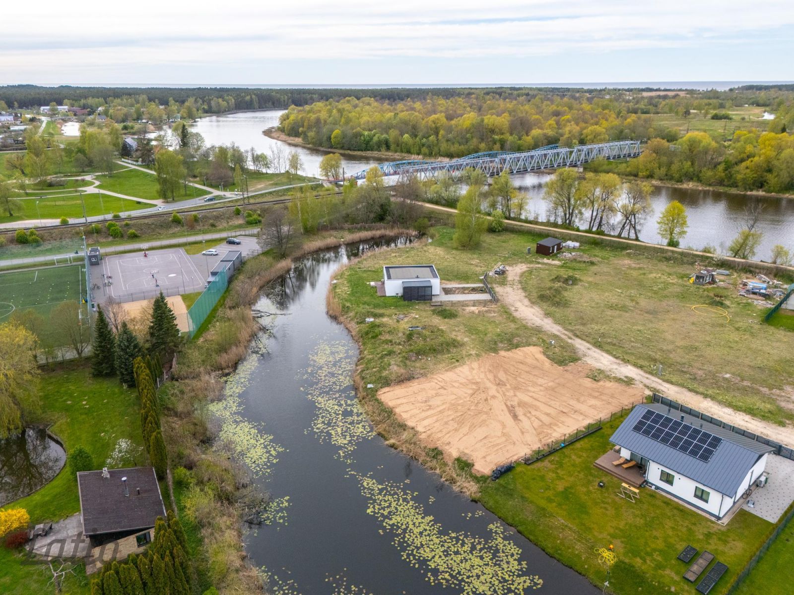Sludinājumi. Piedāvājumā 2165 m liels apbūves zemesgabals vienā no pieprasītākajām Carnikavas vietām  Zivju Cena: 70000 EUR Foto #3