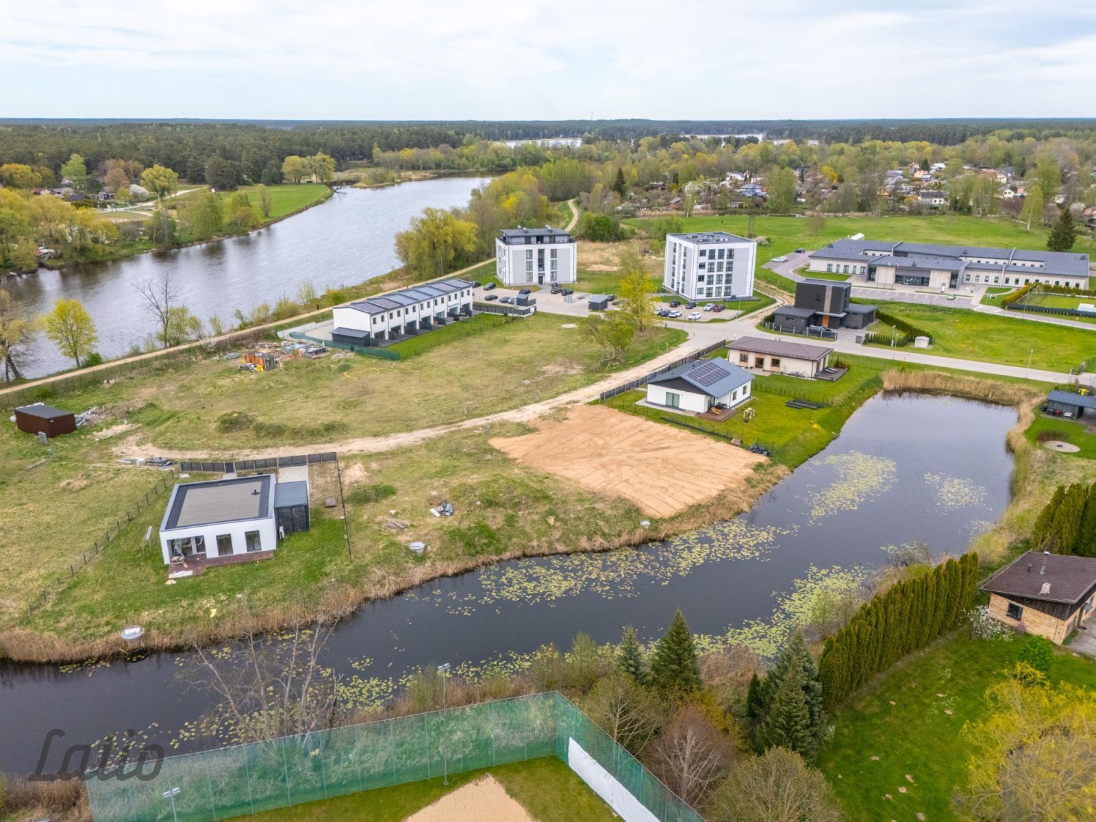 Sludinājumi. Piedāvājumā 2165 m liels apbūves zemesgabals vienā no pieprasītākajām Carnikavas vietām  Zivju Cena: 70000 EUR Foto #1