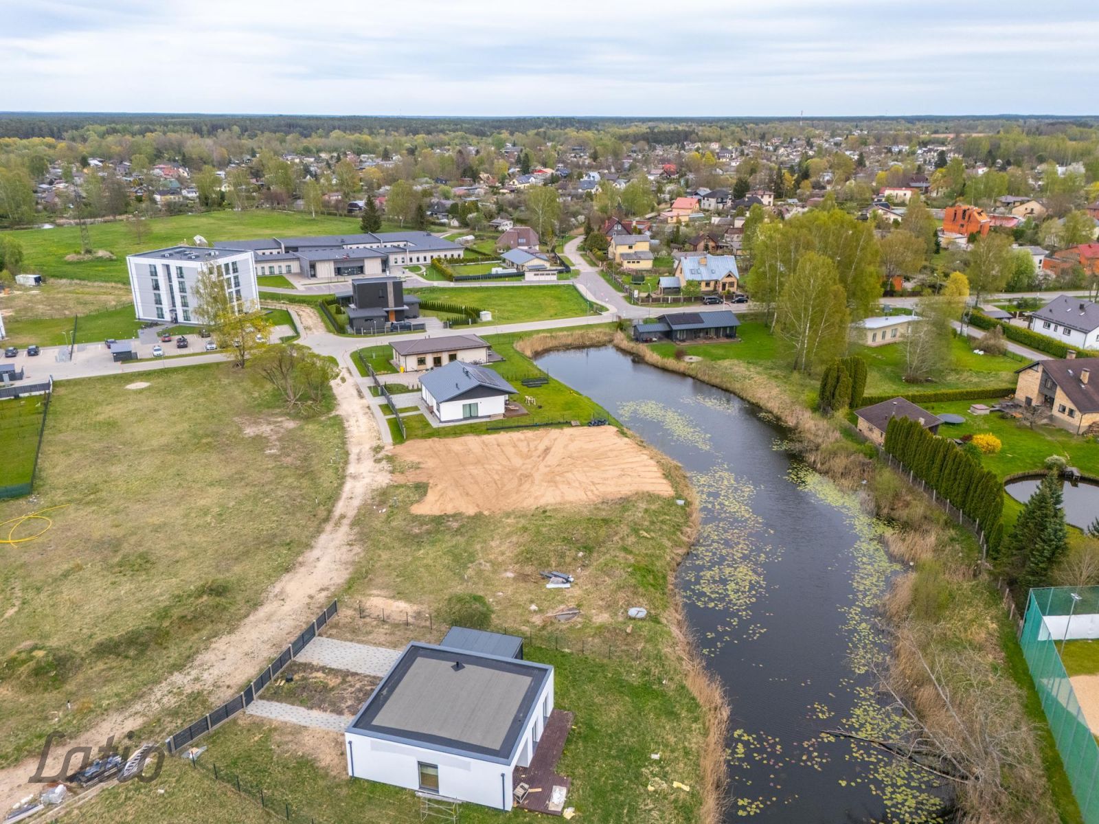 Sludinājumi. Piedāvājumā 2165 m liels apbūves zemesgabals vienā no pieprasītākajām Carnikavas vietām  Zivju Cena: 70000 EUR Foto #4