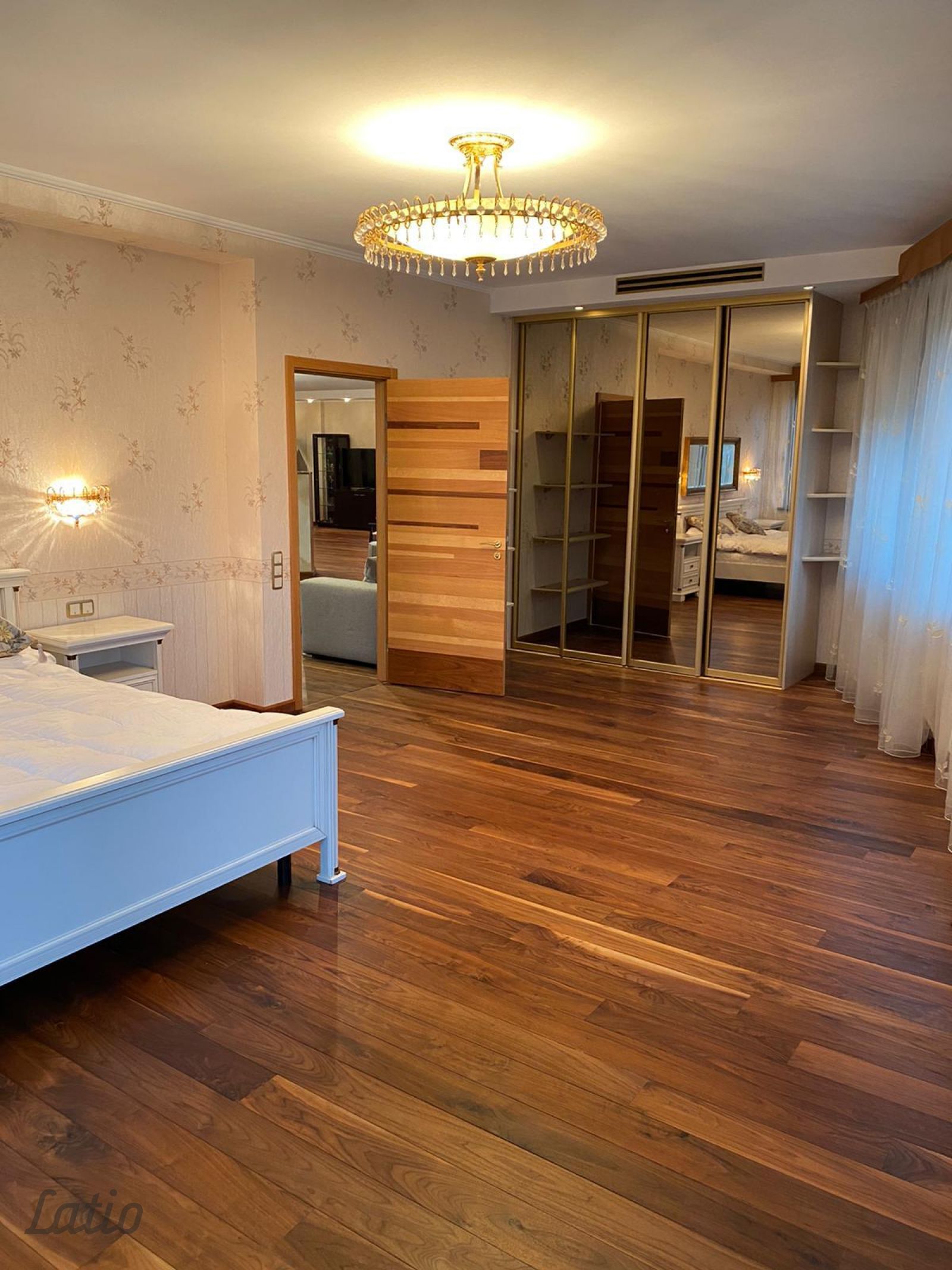 Sludinājumi. Izīrē ilgtermiņā skaistu un plašu dzīvokli ar 2.automašīnas stāvvietām jaunajā projektā Meža Cena: 2500 EUR/mēn Foto #4