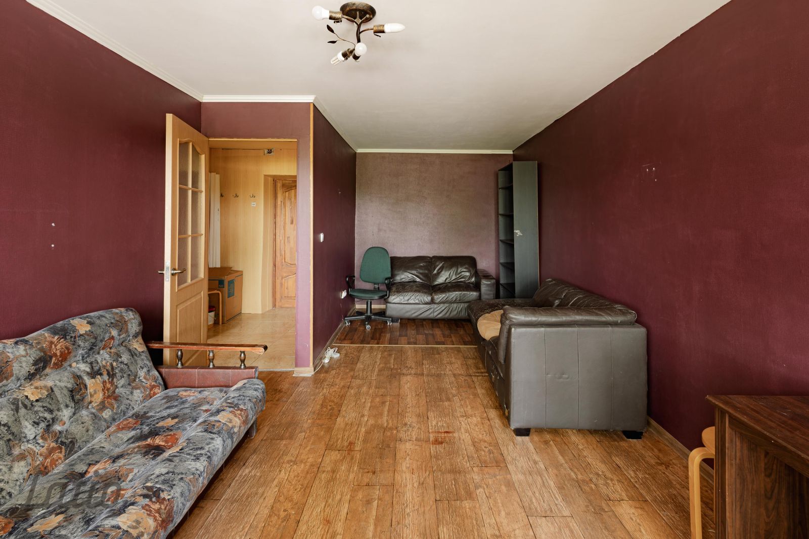 Sludinājumi. Pārdošanā 1-istabas dzīvoklis ar plašu lodžiju Jelgavā, klusā un ērtā apkaimē.
Dzīvoklis izvietots Cena: 27500 EUR Foto #2