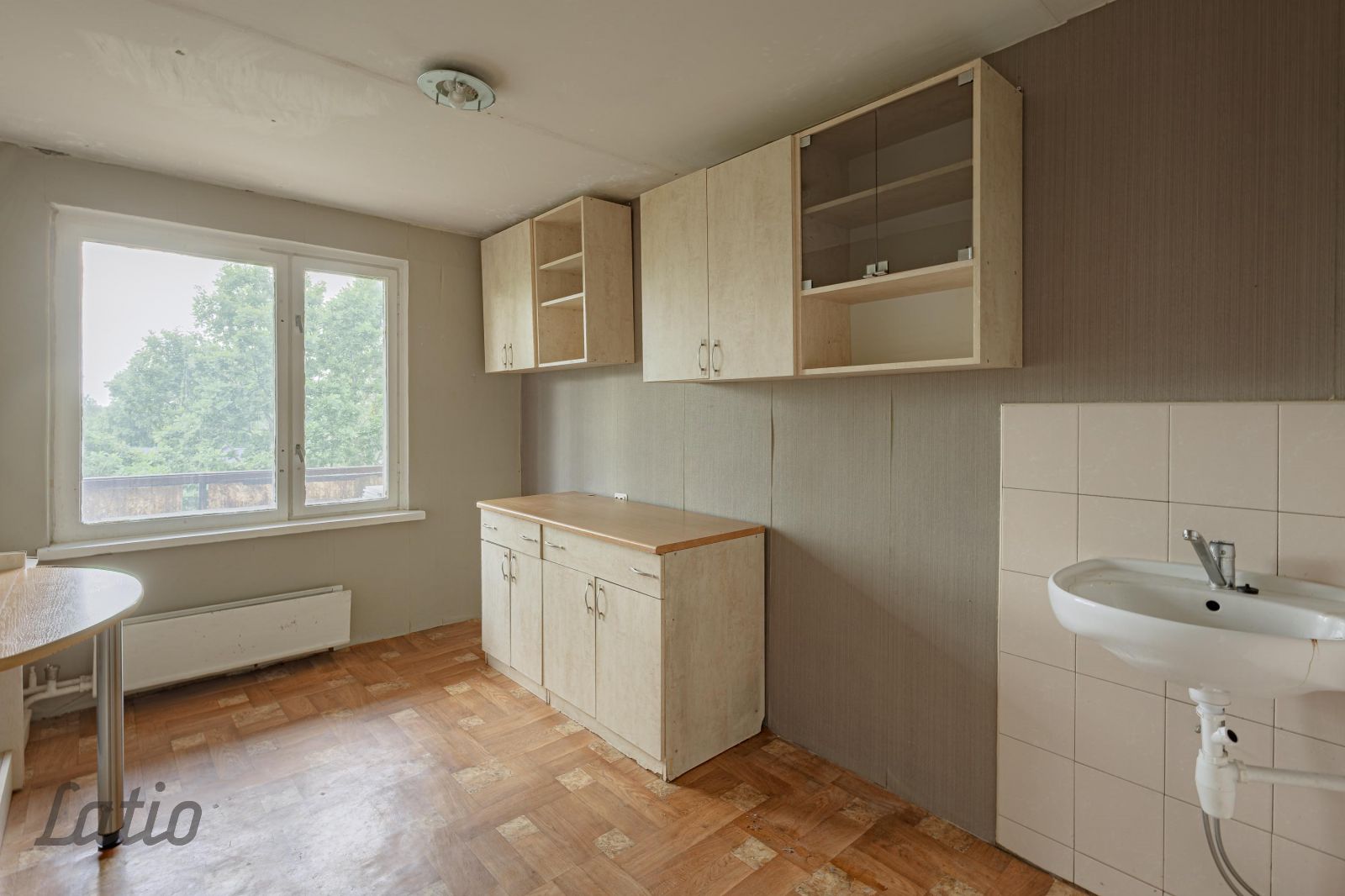 Sludinājumi. Pārdošanā plašs 1-istabas dzīvoklis ar lodžiju Jelgavā, klusā un ērtā apkaimē.
Dzīvoklis izvietots Cena: 25900 EUR Foto #1