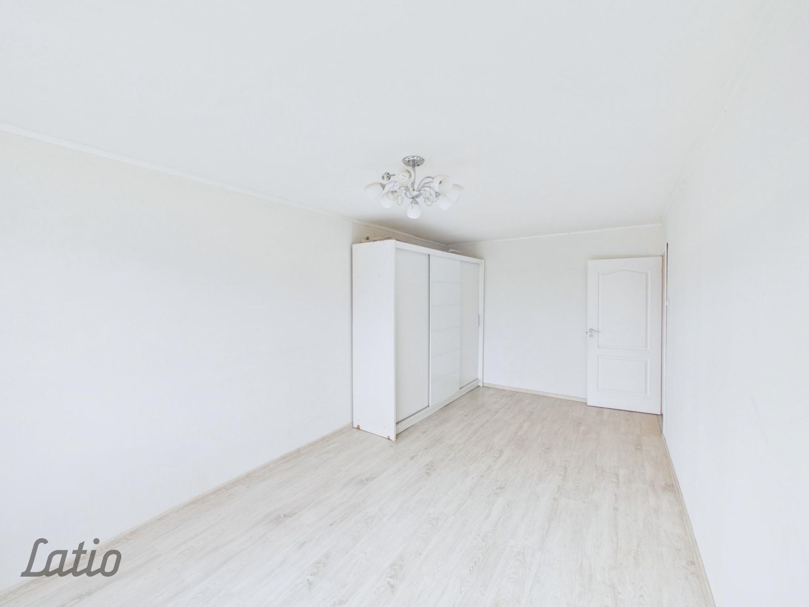 Объявление. Gaišs un praktisks 2 istabu dzīvoklis ar balkonu Pētersalā  tikai 5 minūšu braucienā no Rīgas Цена: 56000 EUR Foto #2