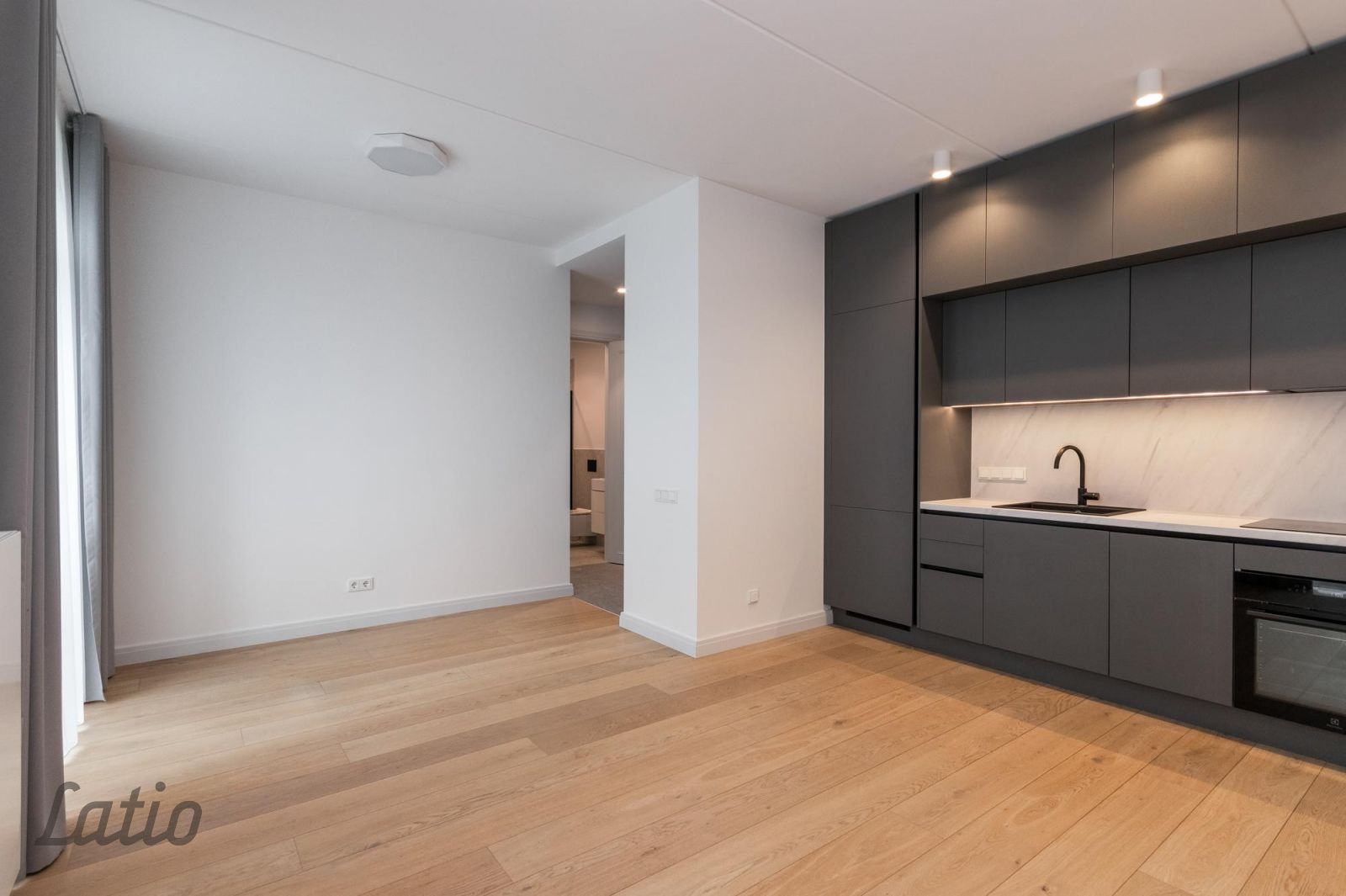 Объявление. Stilīgs 2 istabu dzīvoklis jaunajā projektā pie Mežaparka

Tiek piedāvāts moderns divu istabu Цена: 112000 EUR Foto #4