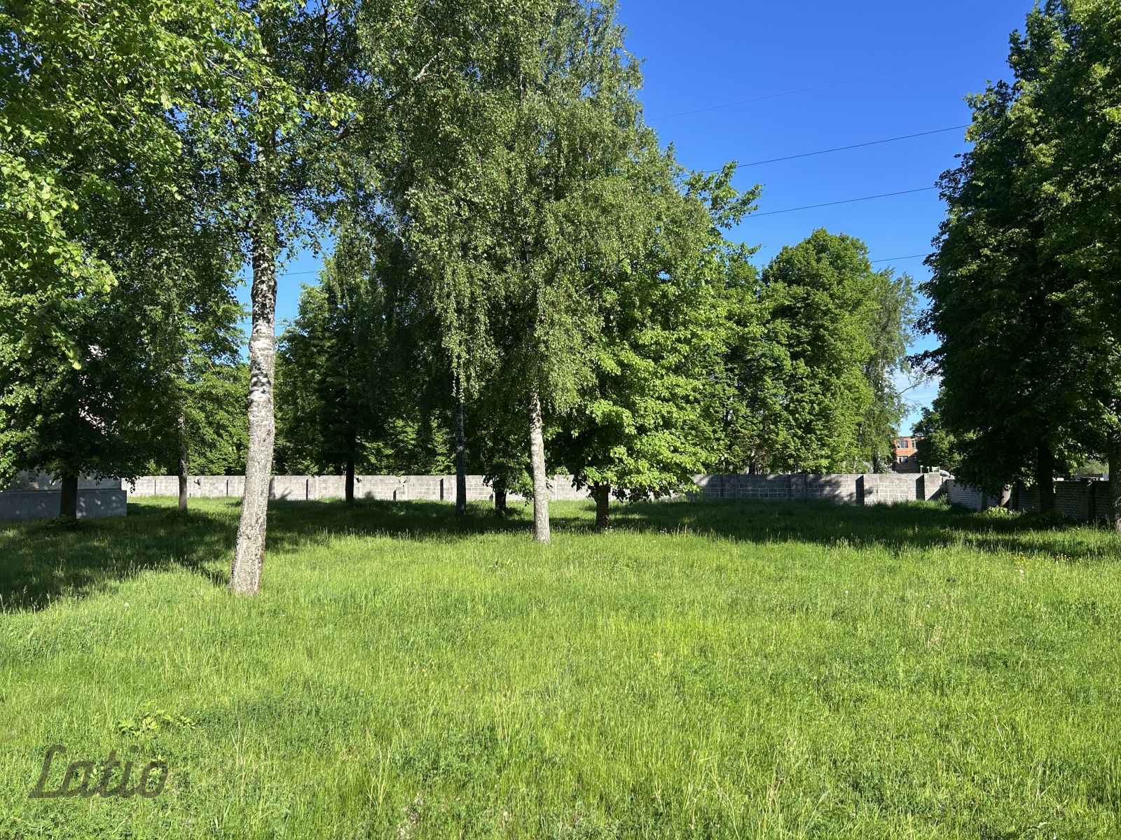 Sludinājumi. Pārdod apbūves zemi daudzstāvu ēkas būvniecībai līdz 5 staviem.
Regulāras formas  zemes gabals, Cena: 100000 EUR Foto #1